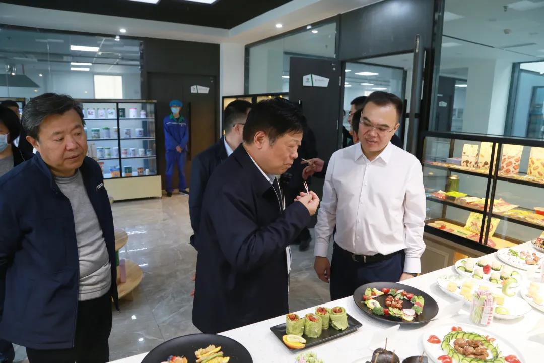 Lu Yingchun, the Agricultural and Rural Committee of the Binzhou CPPCC, visited Xiangchi for investi(图2)
